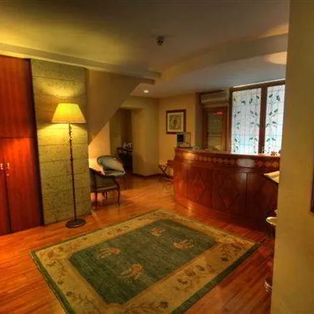 Massimo Plaza Hotel