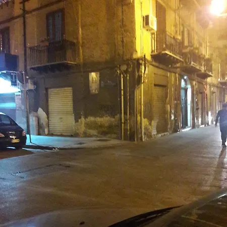 Dietro Al Massimo * باليرمو