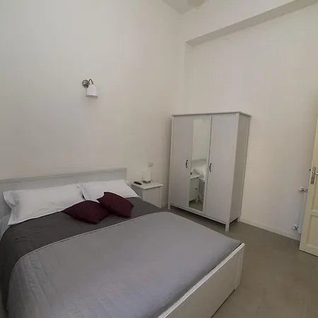 Ai Lattarini House 2*