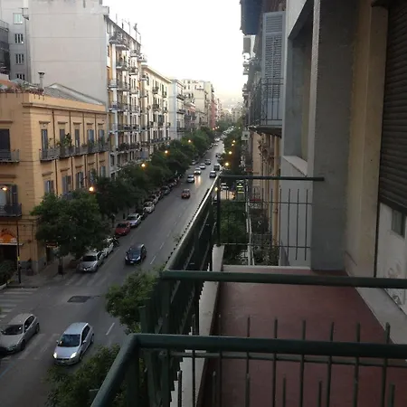 فندق مبيت وإفطار Porta Amari باليرمو
