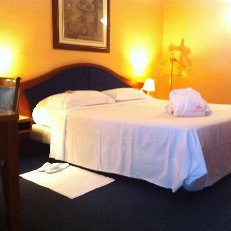 Hotel Massimo Plaza 4*