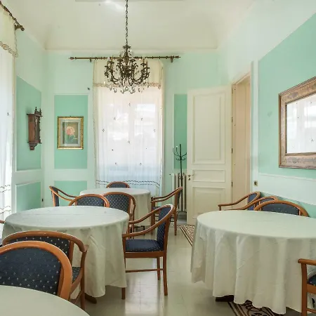 Liberty Sul Mare Couette-café Palerme