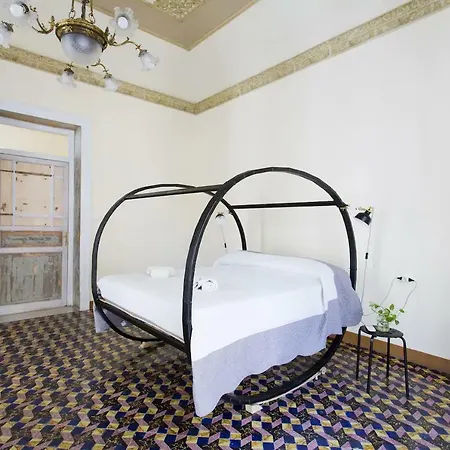 Casa de hóspedes Artisan Maison 2*