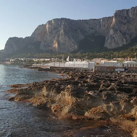 Mondello Addaura Sea Hébergement de vacances *