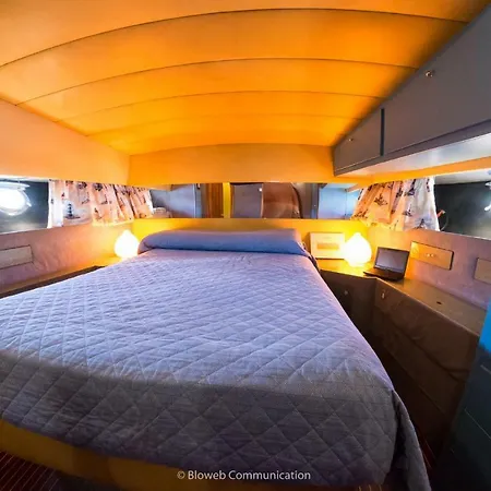 Bateau-hôtel Minicrociereinbarca