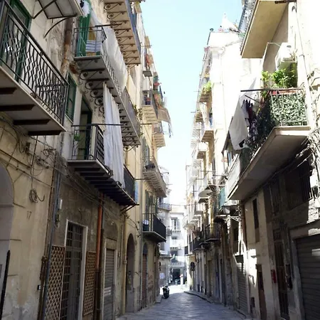 Casa Del Parlamento Palermo