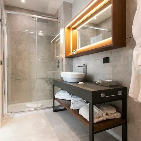 Palazzo Sovrana Serviced Luxury 4*