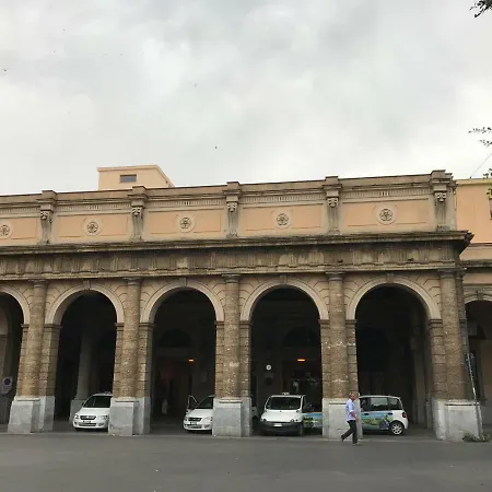 ベッド・アンド・ブレックファスト Bedroom La Stazione *