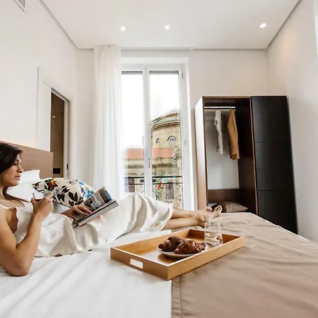 アパートホテル Palazzo Sovrana Serviced Luxury パレルモ