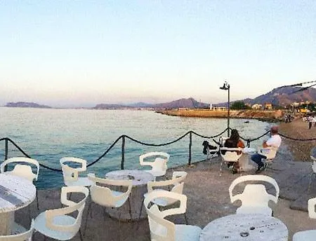 At Kalsa Quiet Flowered Terrace! Free Parking! Ideal For Remote Working! *