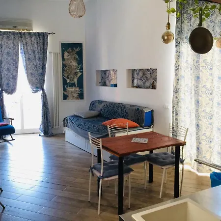 Go Go House 2 Casa Aprile Apartment *