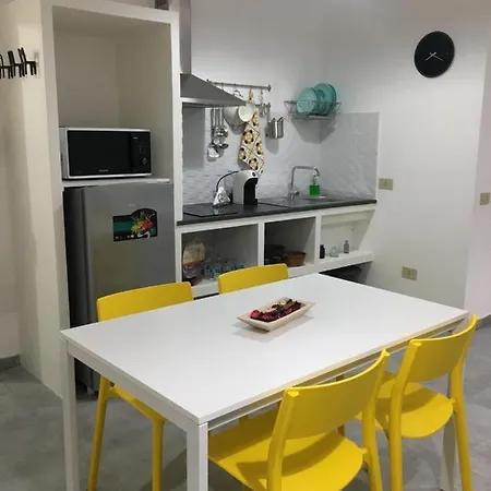 Dom wakacyjny Casa Nicuzza *