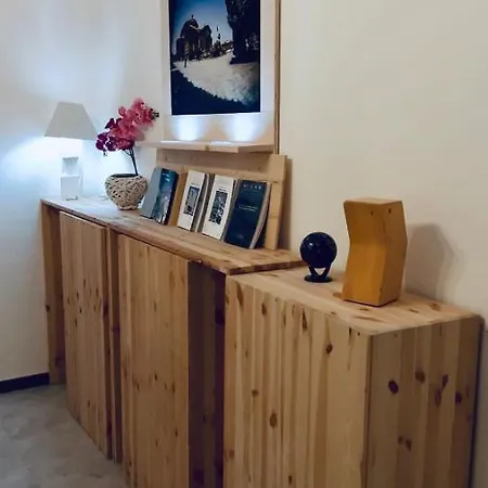 Charme Centre-ville Artistic & Literary Bed and Breakfast 2*