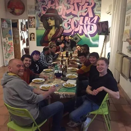 Хостел A Casa Di Amici