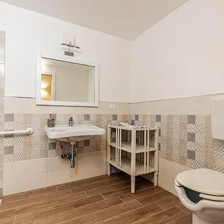 Giulio Cesare 14, 3* Палермо