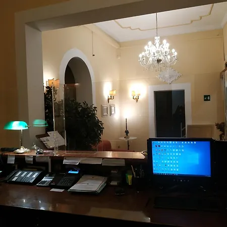 Del Centro 3*