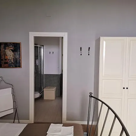 Bed and breakfast Museo Salinas 2*