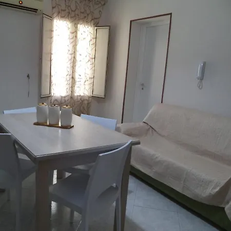 Locami Holiday &Rooms Street Mendola 78 Bed & Breakfast