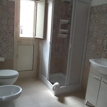 Locami Holiday &Rooms Street Mendola 78 Bed & Breakfast