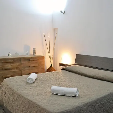 Dimora Castelli Guest house 2*
