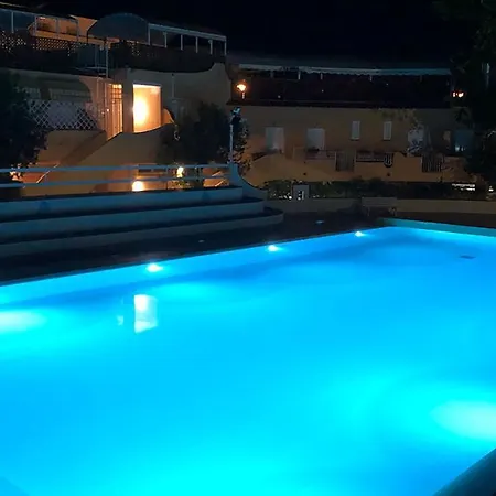 Ashur Apartmán