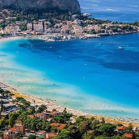 Mondello Manick Mare Apartment