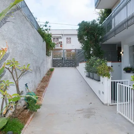 Mondello Manick Mare Apartment *