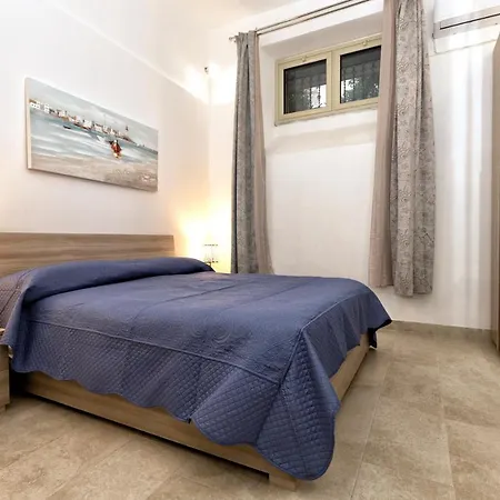 Garden House: And For Holidays 2* Palermo