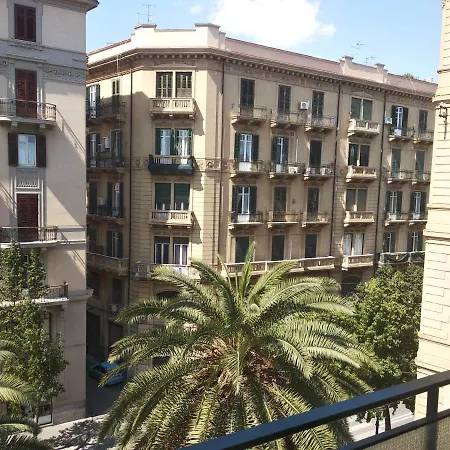 Lgb Students And Youth Tourists - New Friends Loves Flirt Adventures * Palermo