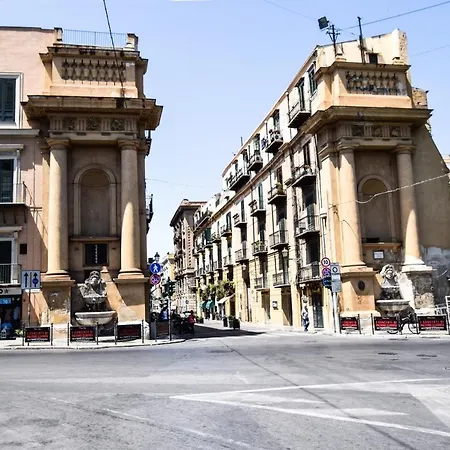 Apartment Porta Vicari With View In Downtown