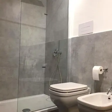 Modern 80 M² + Balcony Appartamento Palermo