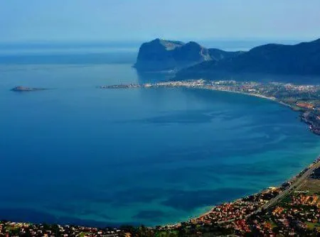 Hotell Bellevue Del Golfo & 3*