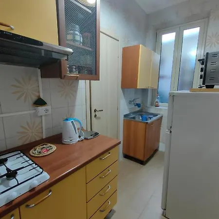 Lili House