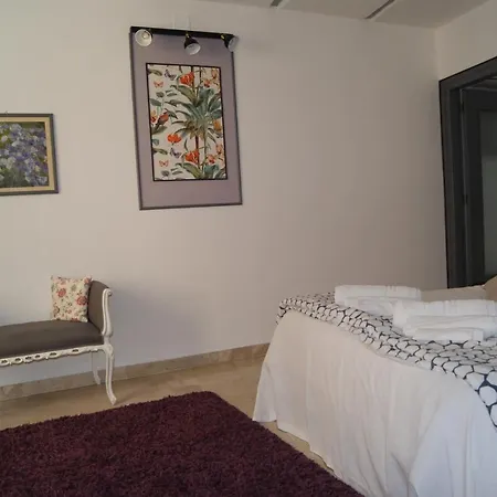 Beeclaire Apartment Palermo