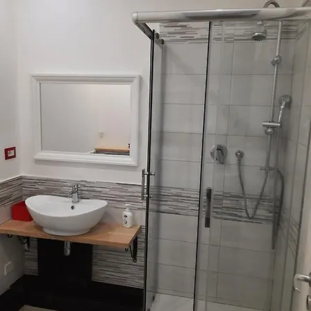 Bed & Breakfast Centre 2*