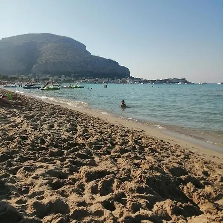 Casa Vacanza Mondello Relax *