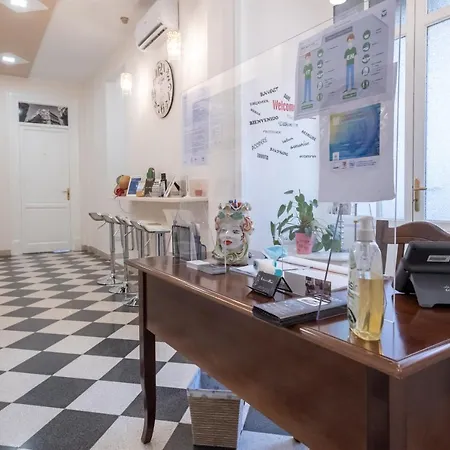 Alojamento de Acomodação e Pequeno-almoço Liberty Palace 3*