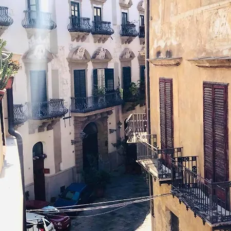 Al Piazza Marina Palace Bed & Breakfast
