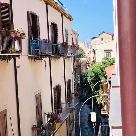 Al Piazza Marina Palace Bed & Breakfast
