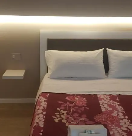 Dietro Il Massimo Guest house *