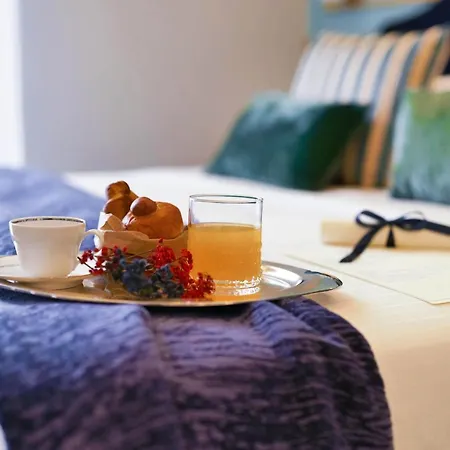 Family Affair Luxury Rooms&suites 2*