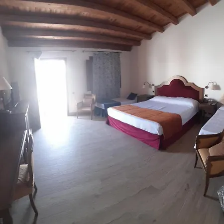מלון דירות Lampedusa 3*