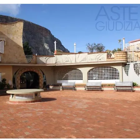 Ashur Mondello Aparthotel Palermo