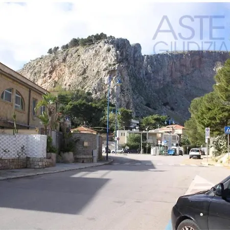 Ashur Mondello 2* Palermo