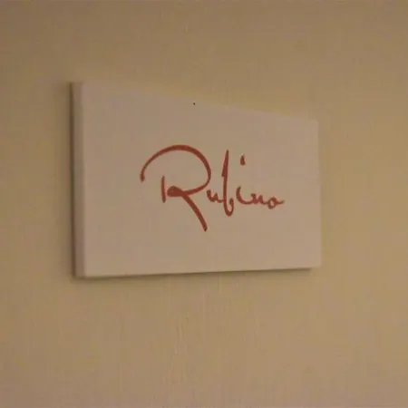 Capsule hotel Federico 70 Rubino Family