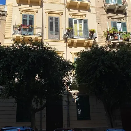 Voile Rouge Apartment *