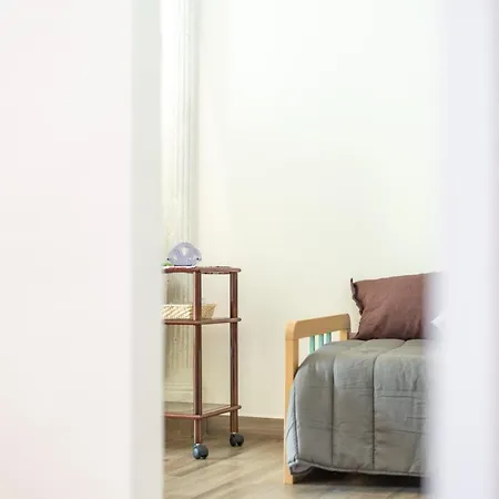 Apartment Mag Little