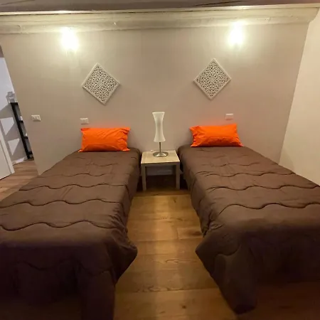Guest house 100 Passi 2*