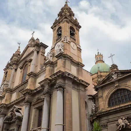 Charming House In The Historic Center Of * Palermo