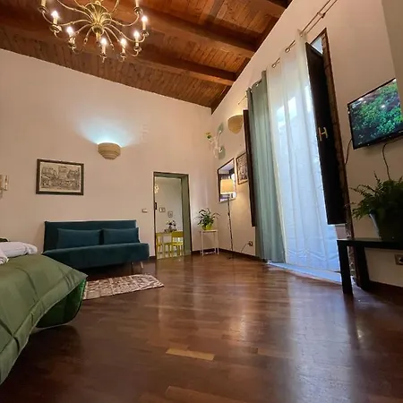 Charming House In The Historic Center Of Apartment